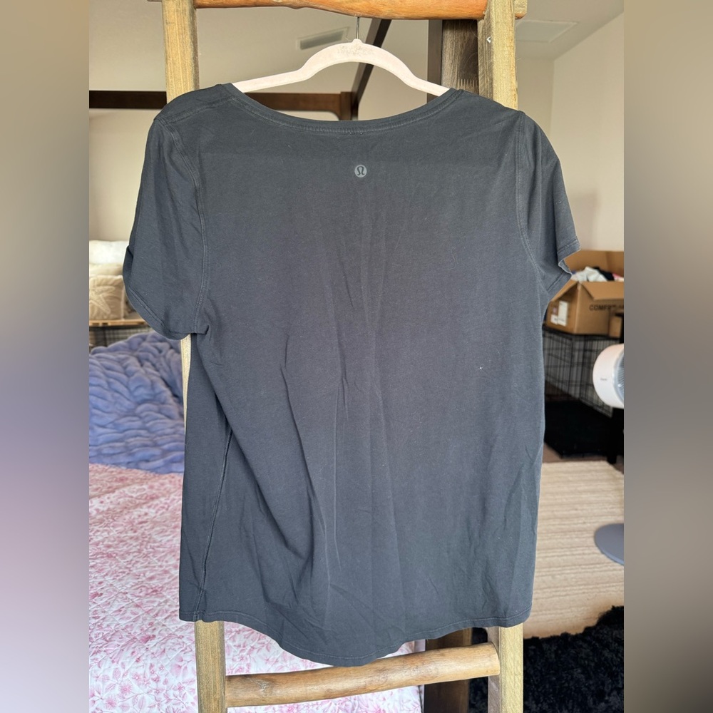 Lululemon Love V-neck T-shirt - Picture 2 of 2